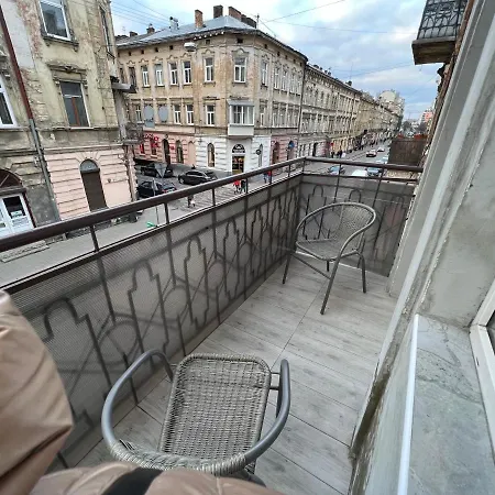 Kulisha 2bedroom Near Opera House With Balcony Apartament *