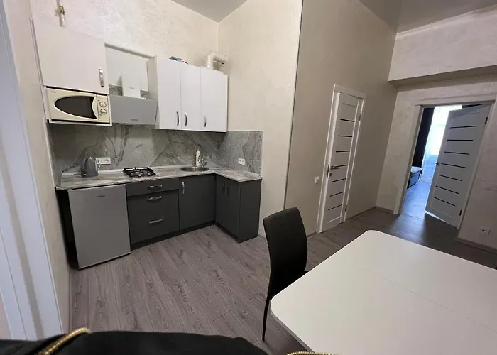 Kulisha 2bedroom Near Opera House With Balcony * לבוב