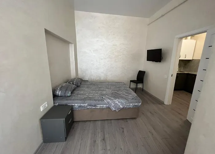 Kulisha 2bedroom Near Opera House With Balcony Apartamento Leópolis